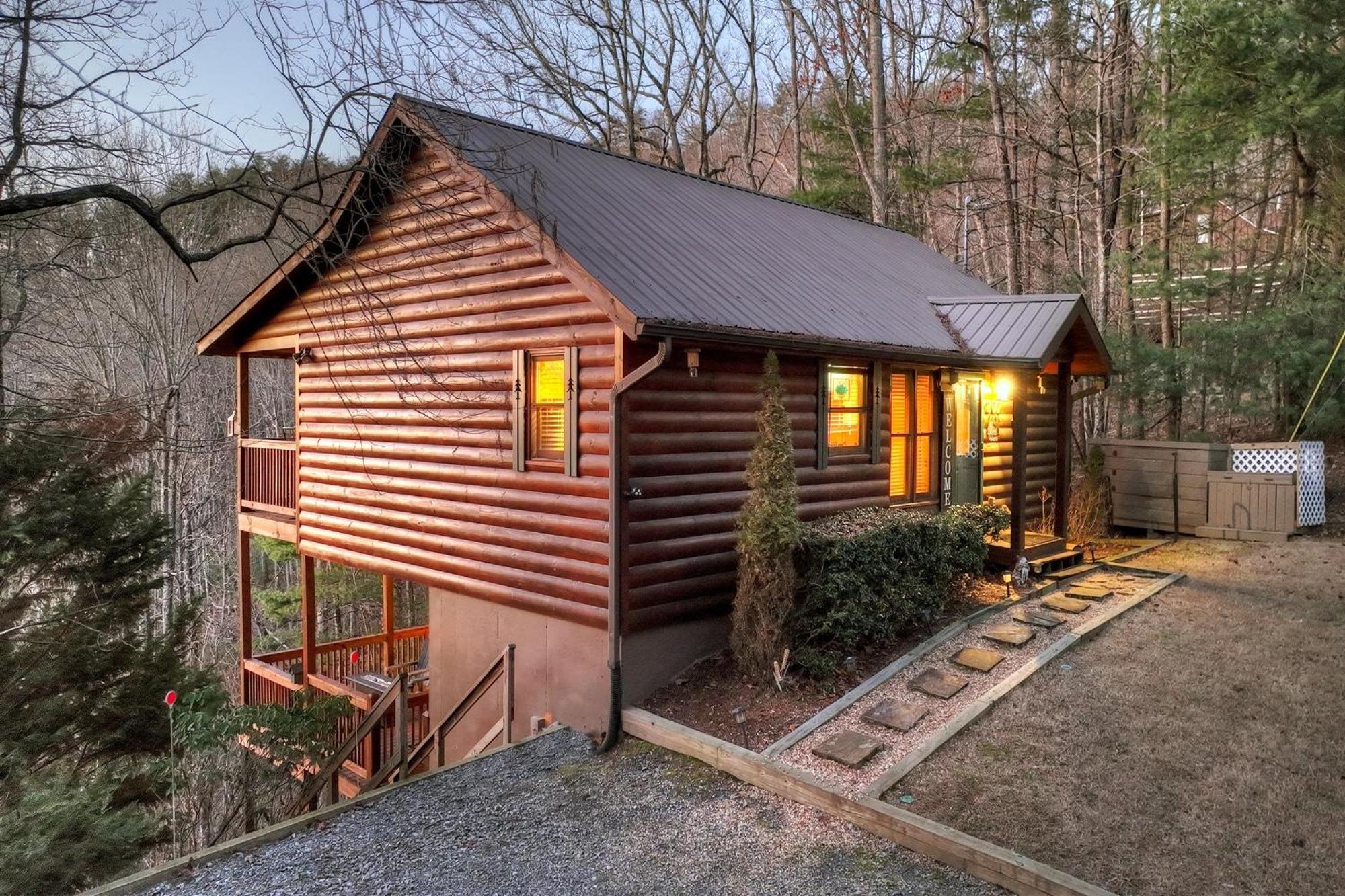 Talking Leaves Hot Tub Firepit And Comfy King Beds Villa Ellijay Kültér fotó