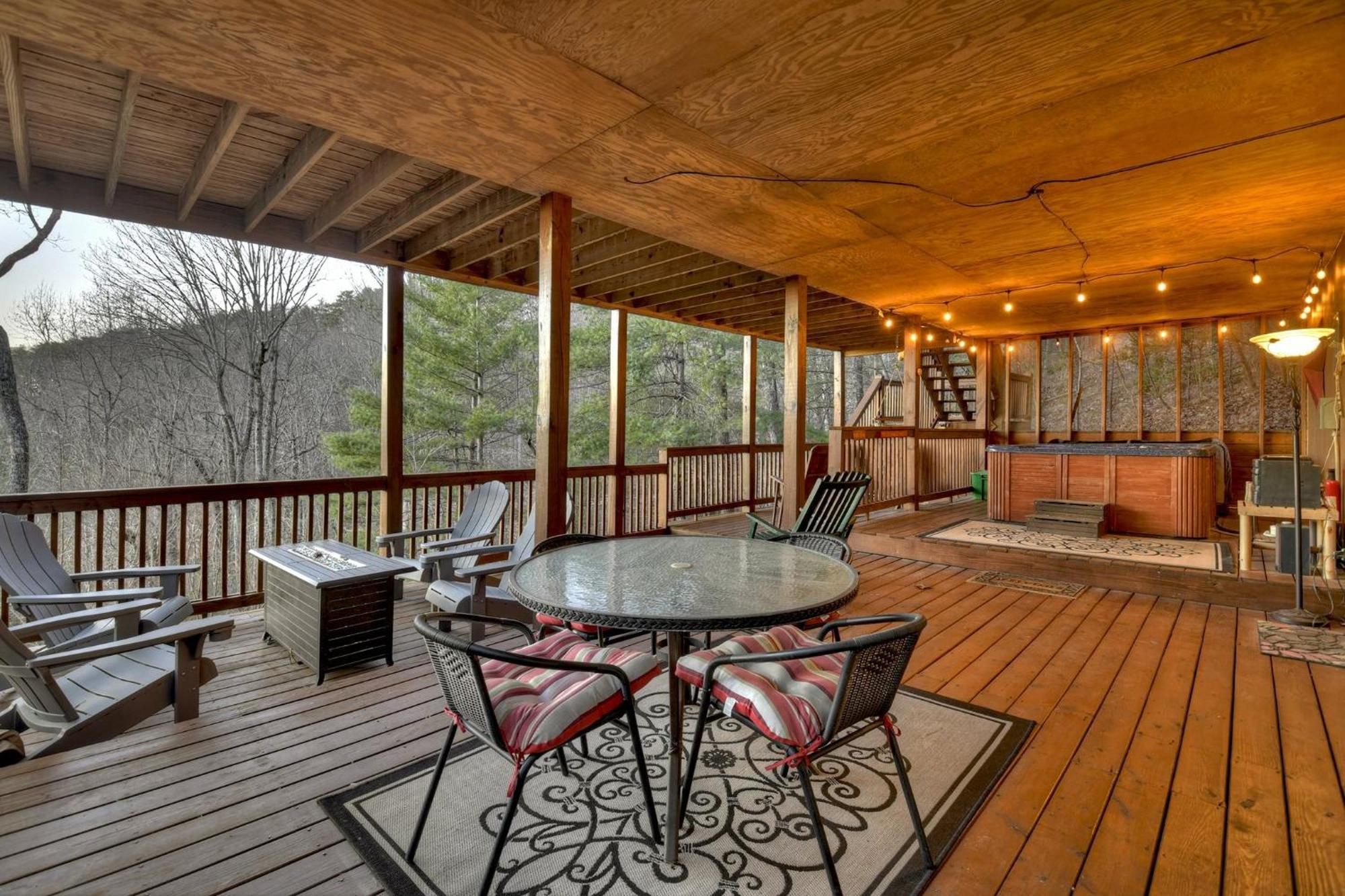 Talking Leaves Hot Tub Firepit And Comfy King Beds Villa Ellijay Kültér fotó